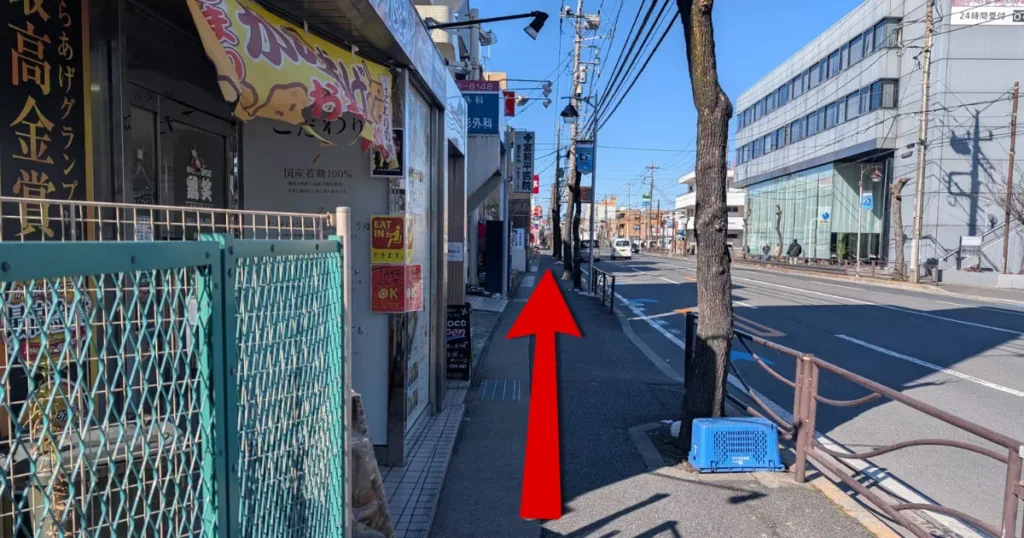 8. 商店街エリアを直進
