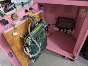 ミニキュート筐体内部ドア内