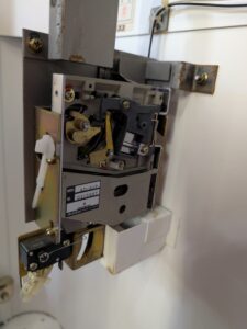 ミニキュート筐体コインシューター